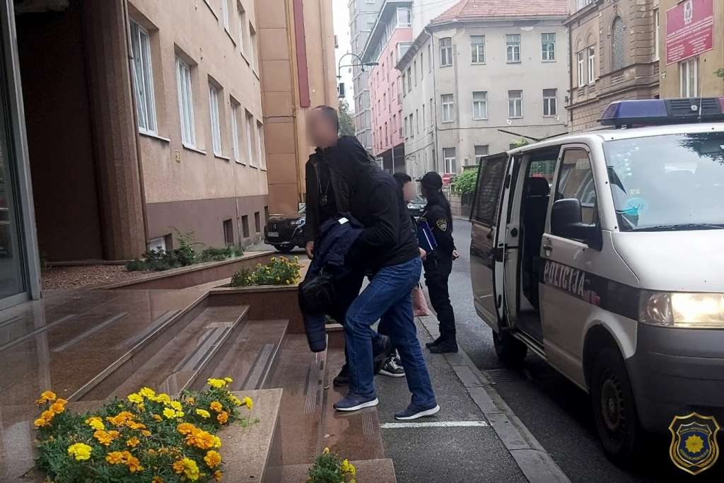 U operativnoj akciji 'Drum' uhapšeno pet službenika MUP-a KS
