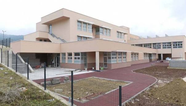 U OŠ Šip promijenjen skoro cijeli nastavni kadar, roditelji najavljuju bojkot nastave