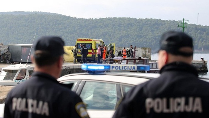 U padu helikoptera poginuo pilot, za članom posade se traga