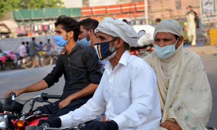 U Pakistanu počela vakcinacija starijih od 60 godina, Kina donirala vakcine