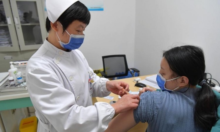 U Pekingu u dva dana vakcinisano 73.537 ljudi