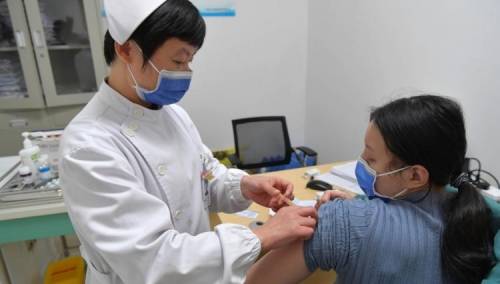 U Pekingu u dva dana vakcinisano 73.537 ljudi
