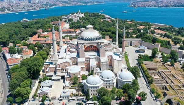 U petak prvi džuma-namaz u Aja Sofiji nakon 86 godina