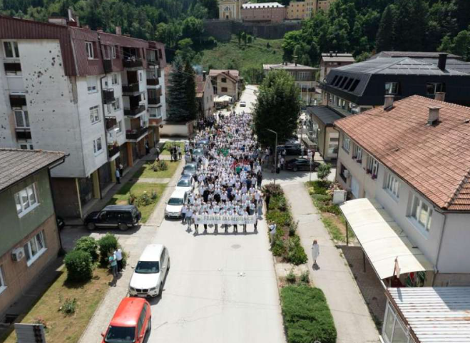 U petak šetnja "Fojnica za Srebrenicu"