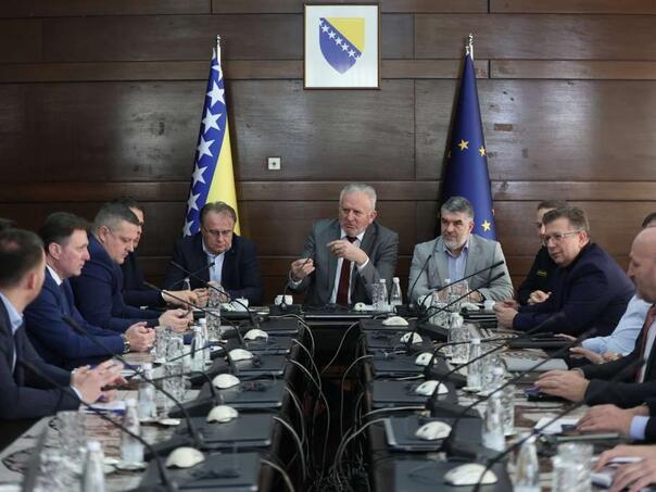 Rasplet u petak: Poslodavci i Vlada o minimalcu