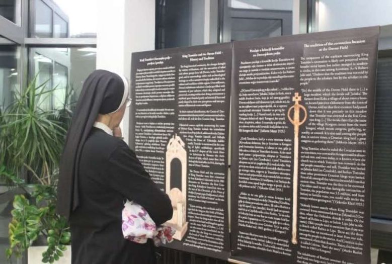 U Pleternici otvorena izložba "Duvno polje - kraljevsko prijestolje"