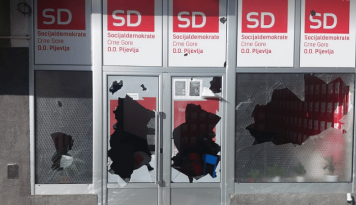 U Pljevljima kamenovane prostorije DPS-a i Socijaldemokrata