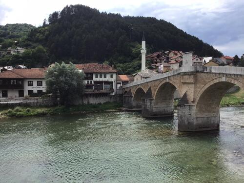 U podrumu zgrade u Konjicu pronađeno beživotno tijelo