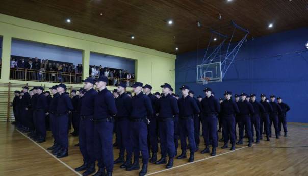 U Policijskoj akademiji promovirana 40. generacija polaznika za čin 'policajac'