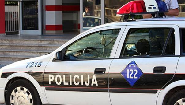 U policijskoj potjeri uhapšen Tuzlak zbog krađe automobila