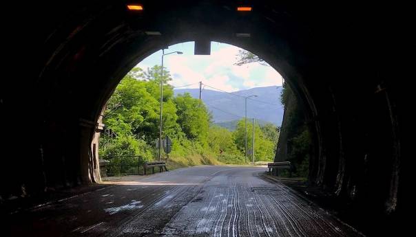 U ponedjeljak početak rekonstrukcije tunela Crnaja, zadržavanja do 15 minuta