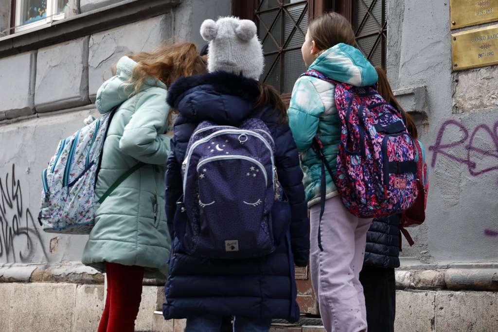 U ponedjeljak počinje drugo polugodište u četiri kantona u FBiH, u većini kantona već je počelo