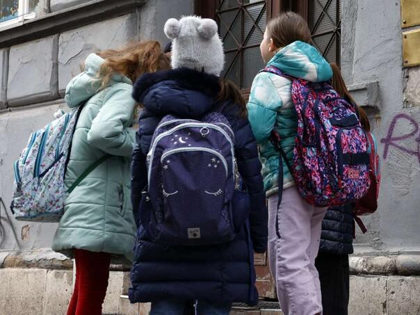 U ponedjeljak počinje drugo polugodište u četiri kantona u FBiH, u većini kantona već je počelo