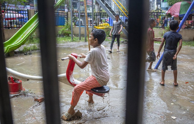 U poplavama u Bangladešu i Indiji poginule 42 osobe, milioni raseljeni