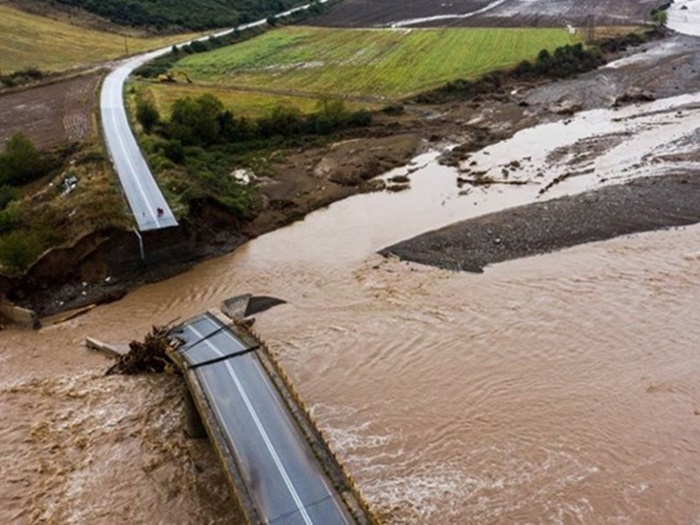 U poplavama u Grčkoj 14 mrtvih