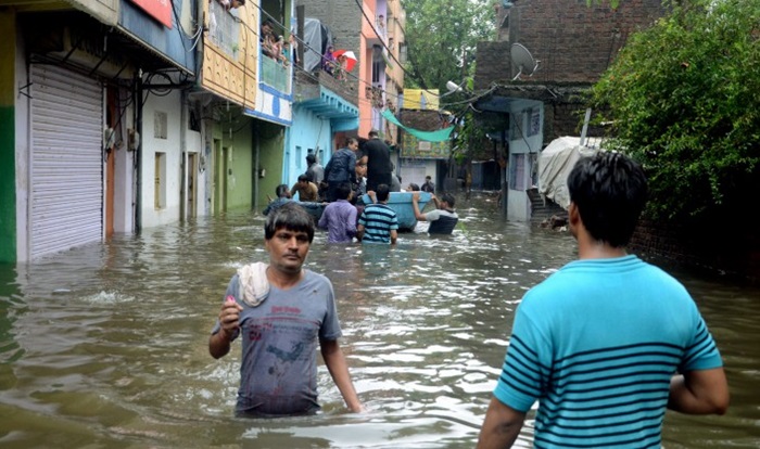 U poplavama u Indiji stradale 192 osobe, a 25 ih se vodi kao 'nestale'