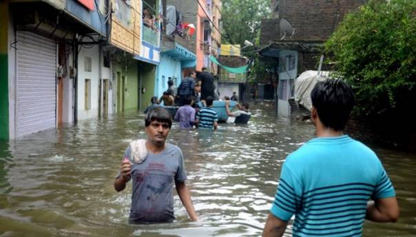 U poplavama u Indiji stradale 192 osobe, a 25 ih se vodi kao 'nestale'