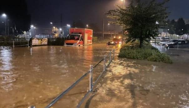 U poplavama u Njemačkoj 19 poginulih, brojna sela odsječena