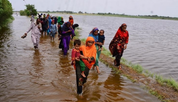 U poplavama u Pakistanu poginulo 1.265 ljudi, među kojima 441 dijete