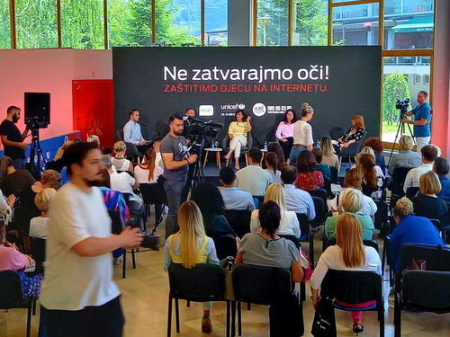 U porastu nasilje nad djecom uz pomoć chat botova