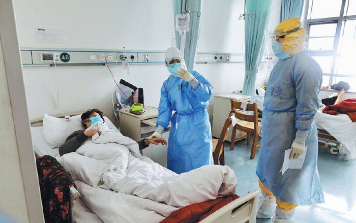 U posljednja 24 sata u SAD od korona virusa preminulo 425 osoba