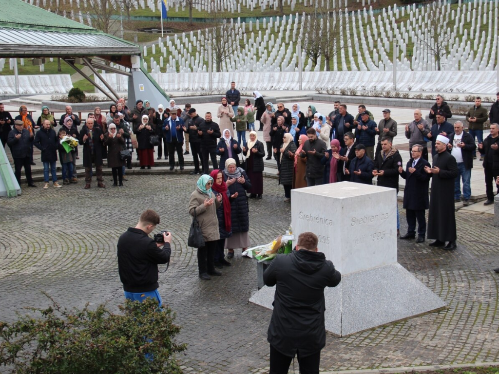 U Potočarima obilježen Dan nezavisnosti BiH uz prisustvo porodica žrtava genocida