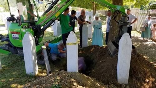 U Potočarima počela reekshumacija tijela žrtava genocida