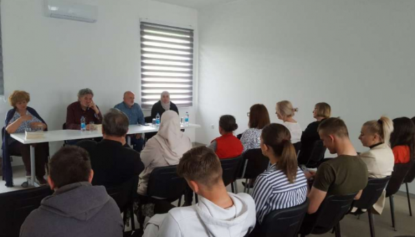 U Potočarima promovisana knjiga „Deset vrata pakla“