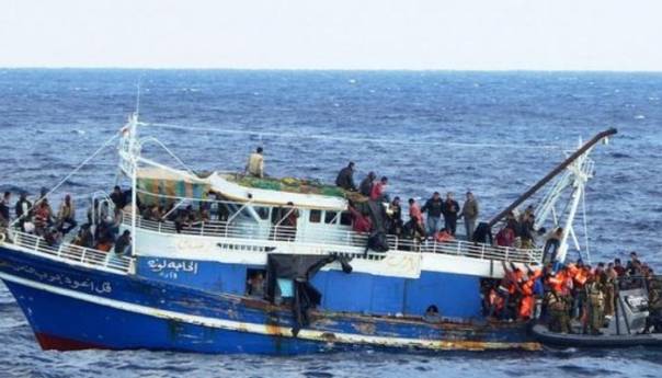 U potonuću broda kod Tunisa stradalo najmanje 30 migranata