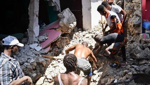 U potresu na Haitiju najmanje 304 mrtvih i 1800 povrijeđenih