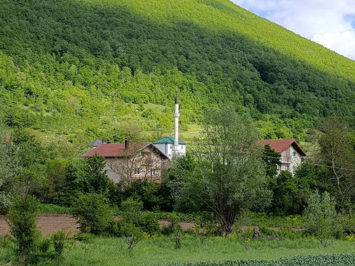 U povratničkim naseljima kod Bihaća život se i dalje gradi vlastitim rukama