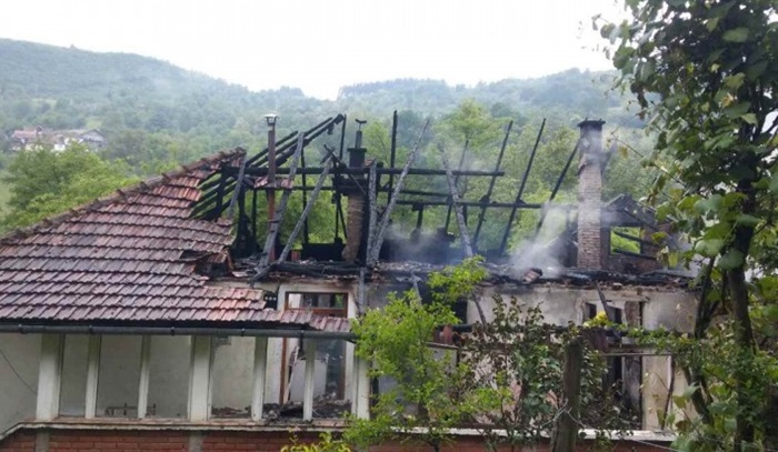 U požaru u Bogušićima dvije porodice ostale bez krova nad glavom