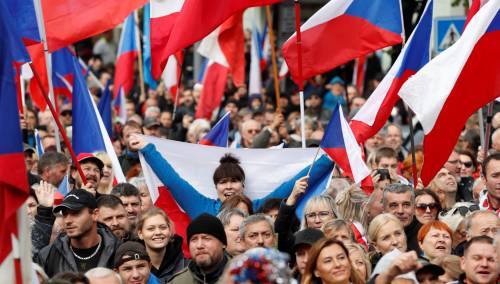 U Pragu protesti protiv vlade, građani traže niže cijene energenata