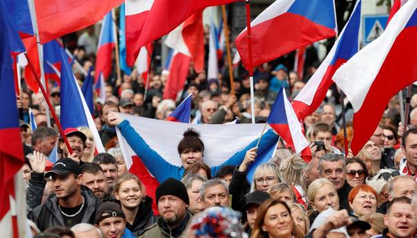 U Pragu protesti protiv vlade, građani traže niže cijene energenata