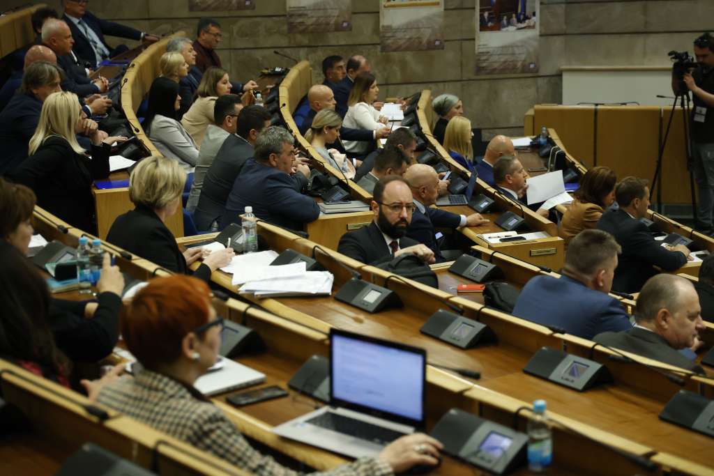 U Predstavničkom domu rasprava o finansijskoj konsolidaciji zdravstvenih ustanova