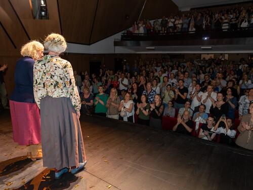 U prepunoj sali NPM-a odigrana predstava 'Ne daj se generacijo'