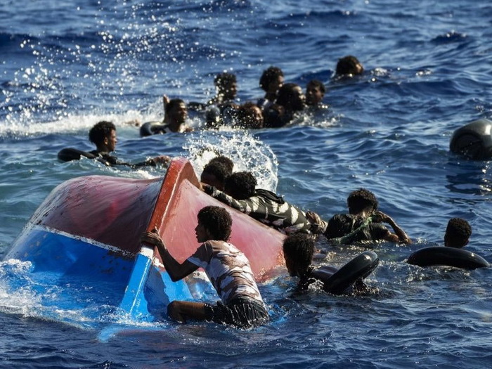 U prevrtanju čamca s migrantima kod libijske obale 53 poginulih