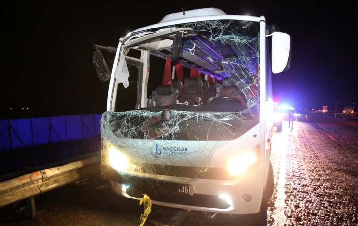 U prevrtanju putničkog autobusa u Turskoj poginule tri, povrijeđeno 19 osoba