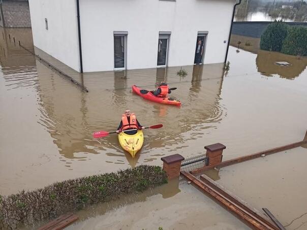 U Prijedoru evakuisano 12 mještana, zaplavljeno oko 600 objekata