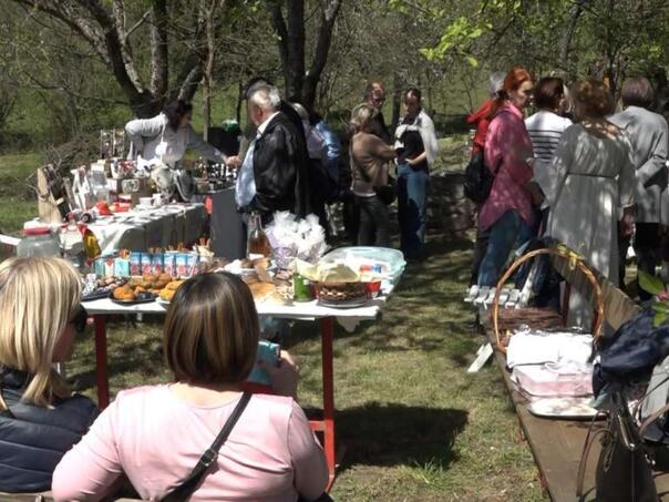 U Prijedoru održani 4. "Dani ljubičice", u ponudi raznoliko ljekovito bilje