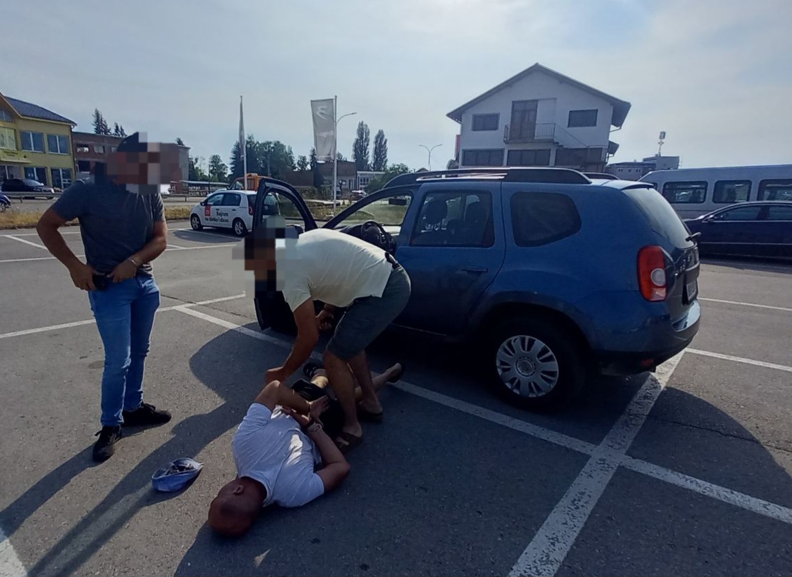 U Prijedoru uhapšen državljanin Srbije: Koristio ometač signala za krađe na parkingu