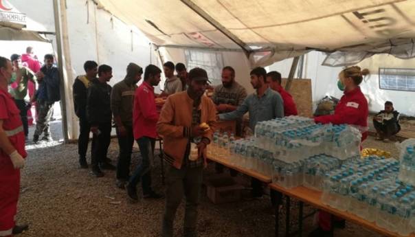 U prioritet za vakcinaciju uvrstiti volontere i osoblje Crvenog križa