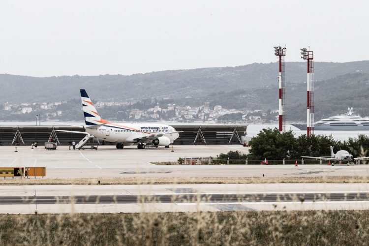 U prizemljenom avionu u Splitu nije pronađena bomba