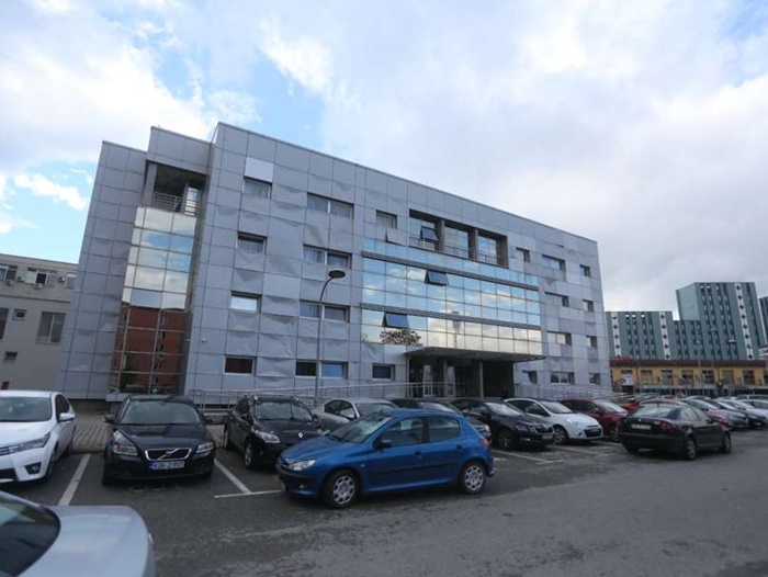 U Prnjavoru stradao muškarac, povrijedila ga dizalica tokom popravke kamiona