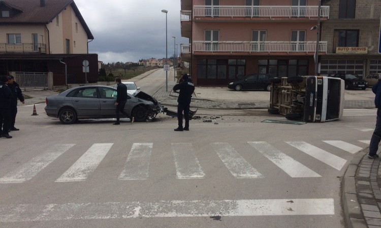 U prometnoj nezgodi u centru Tomislavgrada ozlijeđene dvije osobe