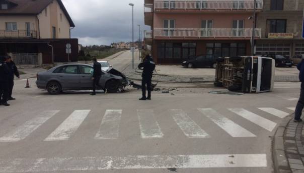 U prometnoj nezgodi u centru Tomislavgrada ozlijeđene dvije osobe
