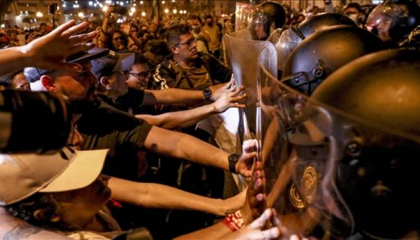U protestima u Peruu više od 50 povrijeđenih