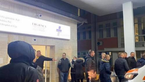 U pucnjavi na autobus kod Dečana stradale tri osobe