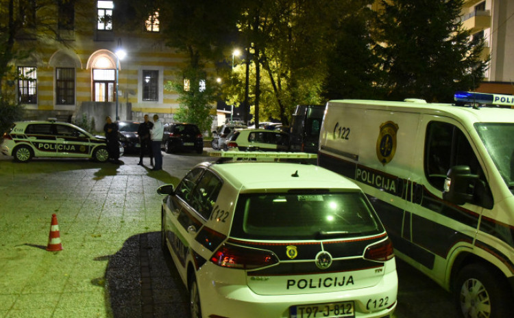 U pucnjavi na Ilidži oštećen VW Polo