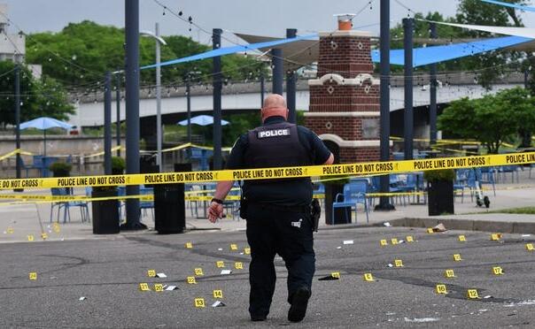 U pucnjavi u Michiganu poginuo tinejdžer, sedam osoba povrijeđeno